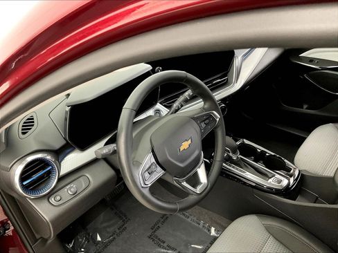 Used 2025 Chevrolet Trax LT w/ Driver Confidence Package FWD image 36