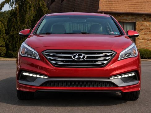 Used 2017 Hyundai Sonata Sport 2.0T FWD image 3