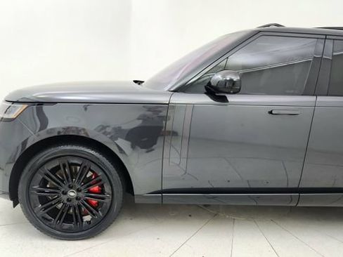 Used 2023 Land Rover Range Rover SE image 9