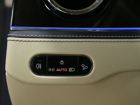 Used 2024 Bentley Flying Spur V8 AWD/4WD image 62