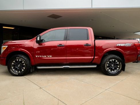 Used 2019 Nissan Titan PRO-4X w/ Pro-4x Convenience Package AWD/4WD image 4