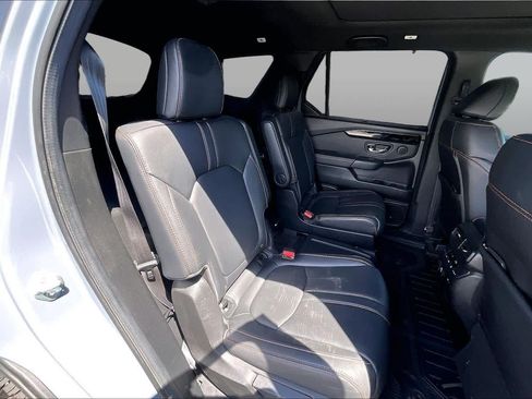 Used 2024 Honda Pilot TrailSport image 19