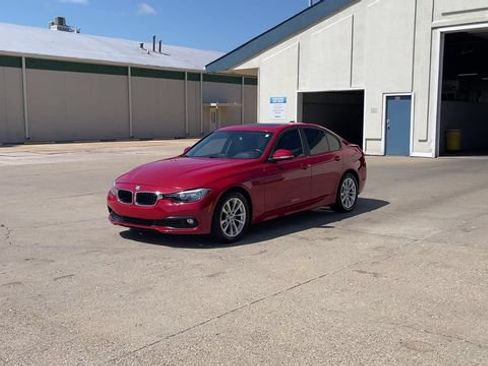Used 2016 BMW 320i xDrive Sedan AWD/4WD image 4