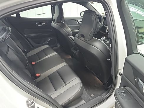 Used 2024 Volvo S60 B5 Plus w/ Climate Package image 18
