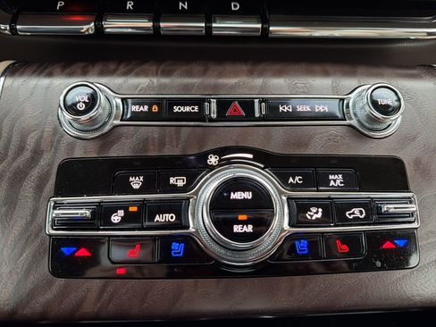 Used 2023 Lincoln Aviator Reserve w/ Equipment Group 201A image 32