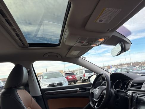 Used 2018 Volkswagen Passat 2.0T SEL Premium image 28