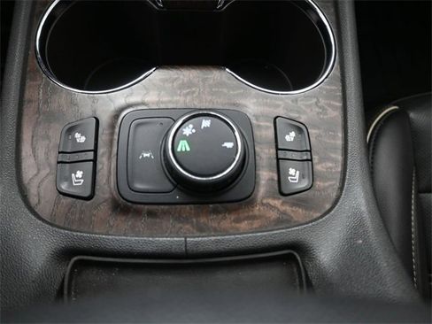 Used 2021 GMC Acadia Denali w/ Denali Technology Package image 3