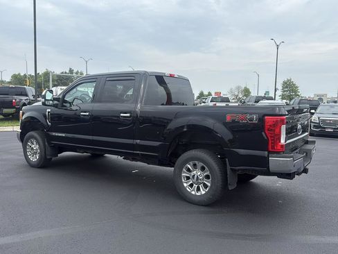 Used 2017 Ford F250 XLT w/ XLT Premium Package AWD/4WD image 3