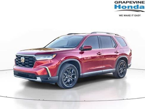 Used 2025 Honda Pilot Touring image 1