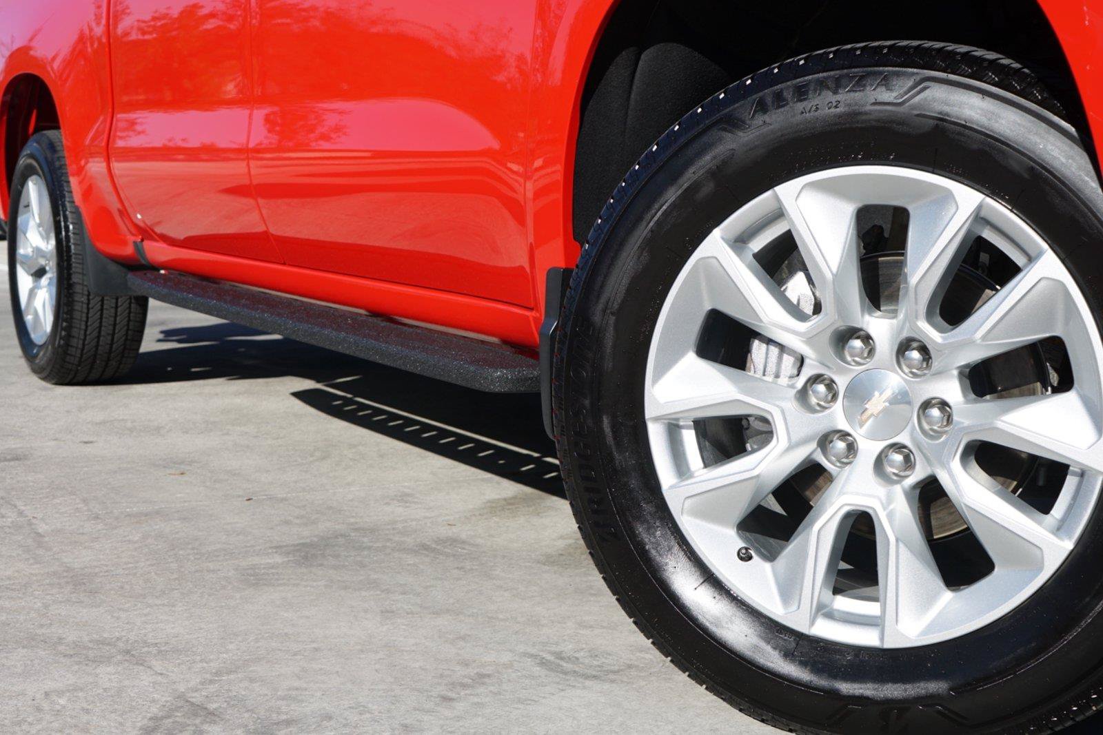 Used 2026 Chevrolet Silverado 1500 Custom RWD image 2