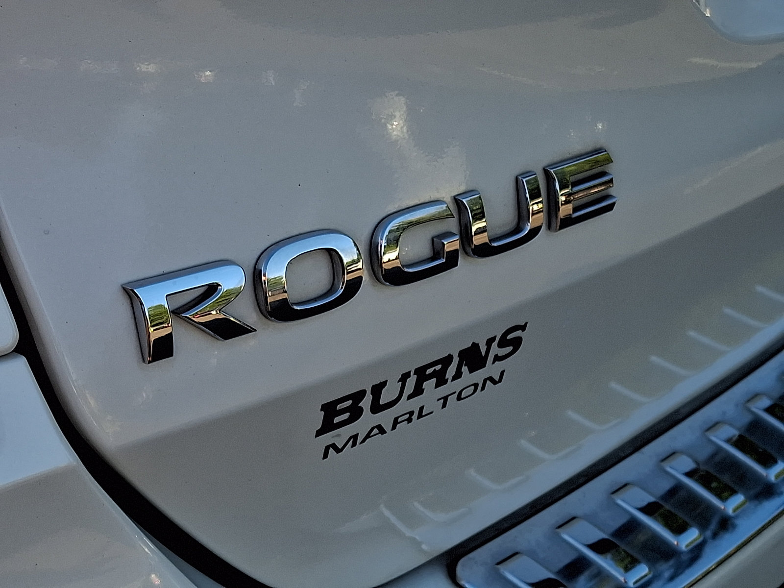 Used 2018 Nissan Rogue SV FWD image 30