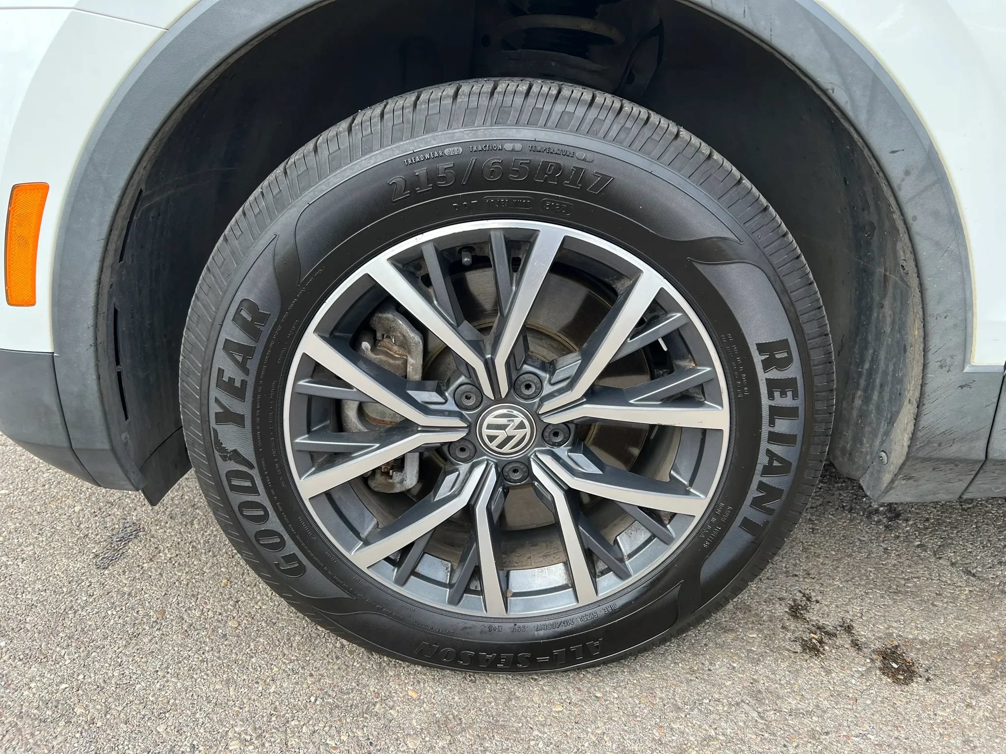 Used 2020 Volkswagen Tiguan S FWD image 9