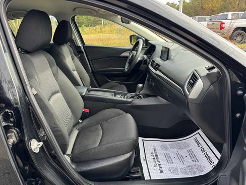 Used 2018 MAZDA MAZDA3 Sport image 16