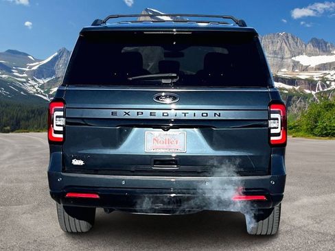 Used 2022 Ford Expedition Limited AWD/4WD image 4
