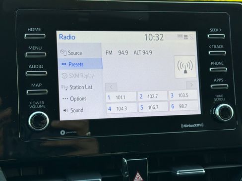 Used 2024 Toyota Camry SE image 20