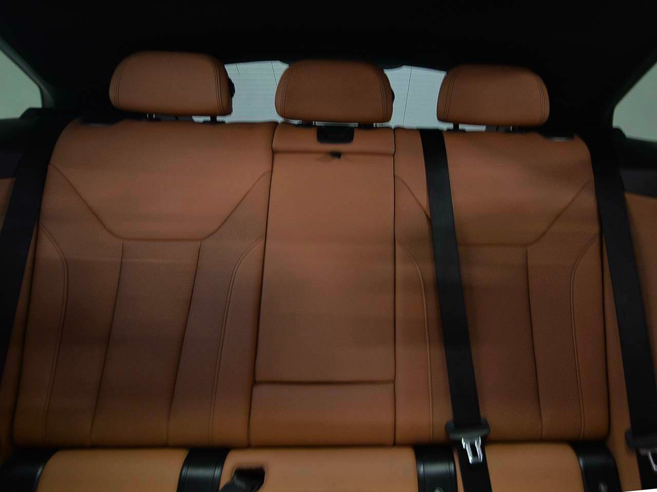Used 2024 BMW i4 eDrive40 w/ Premium Package RWD image 9