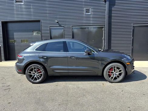 Certified 2022 Porsche Macan S image 11