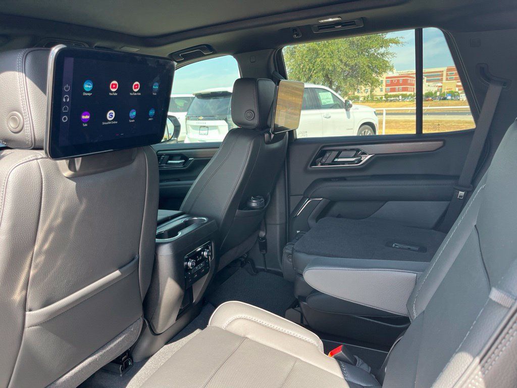 Used 2026 GMC Yukon Denali w/ Denali Reserve Package AWD/4WD image 10