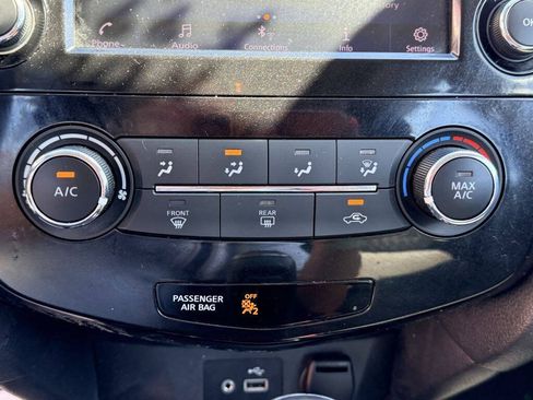Used 2018 Nissan Rogue S AWD/4WD image 19