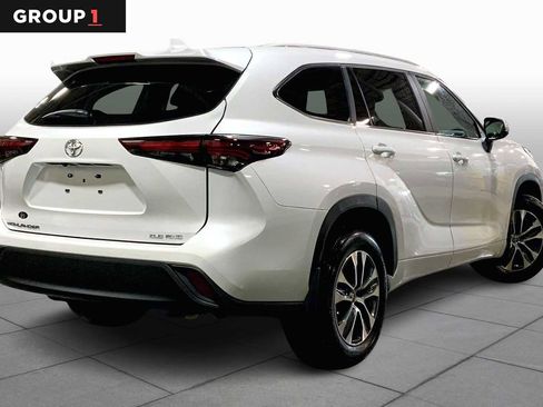 Used 2024 Toyota Highlander XLE image 13