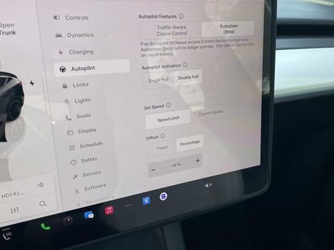 Used 2023 Tesla Model Y Performance image 9