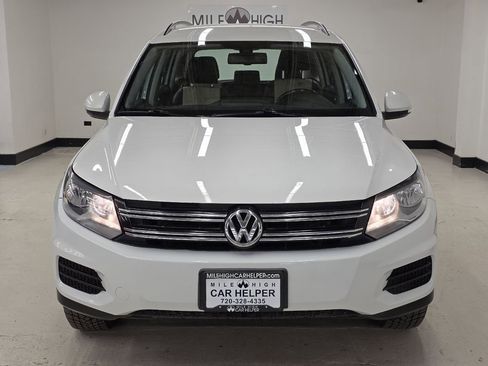 Used 2017 Volkswagen Tiguan S image 2