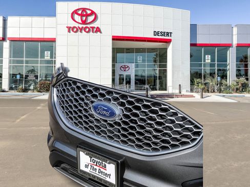 Used 2024 Ford Edge SEL image 6