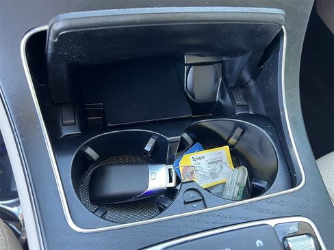 Used 2022 Mercedes-Benz GLC 300 image 19