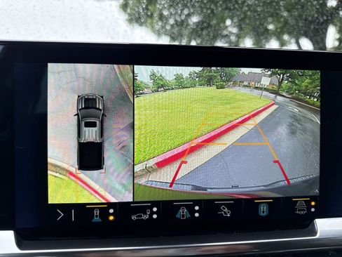 Used 2022 Chevrolet Silverado 1500 LT Trail Boss w/ LT Trail Boss Premium Package AWD/4WD image 19