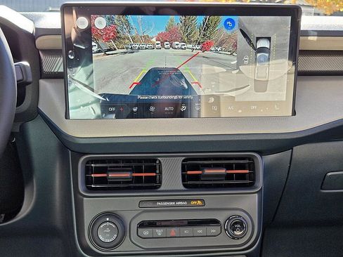 New 2025 Ford Maverick Lariat w/ 4K Tow Package image 23