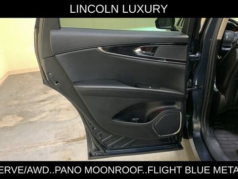 Used 2023 Lincoln Nautilus Reserve AWD/4WD image 22