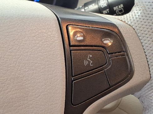 Used 2013 Toyota Sienna XLE AWD/4WD image 13