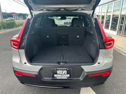 Certified 2025 Volvo XC40 B5 Plus AWD/4WD image 11