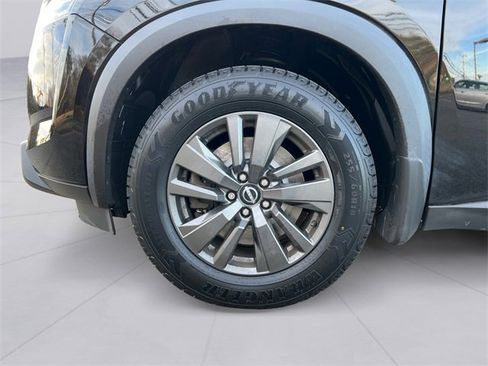 Used 2022 Nissan Pathfinder SV w/ SV Premium Package image 9