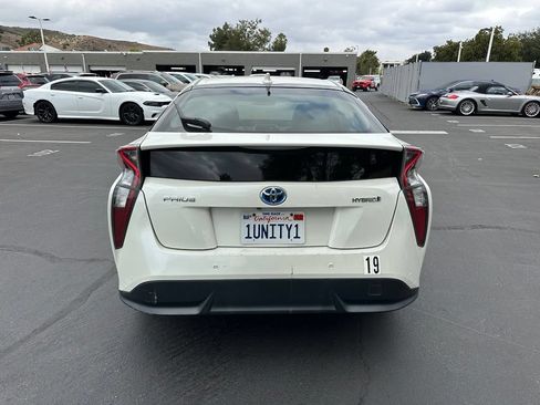 Used 2016 Toyota Prius Four Touring w/ Premium Convenience Package FWD image 3