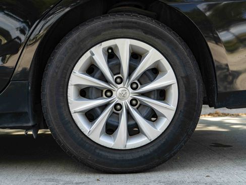 Used 2017 Toyota Camry LE FWD image 15