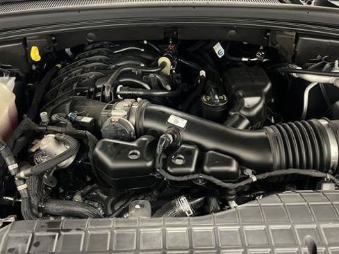 Used 2025 Jeep Grand Cherokee Limited w/ Black Appearance Package AWD/4WD image 26