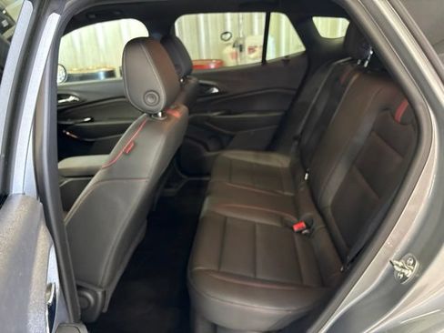 Used 2025 Chevrolet Trax RS w/ Sunroof Package FWD image 30