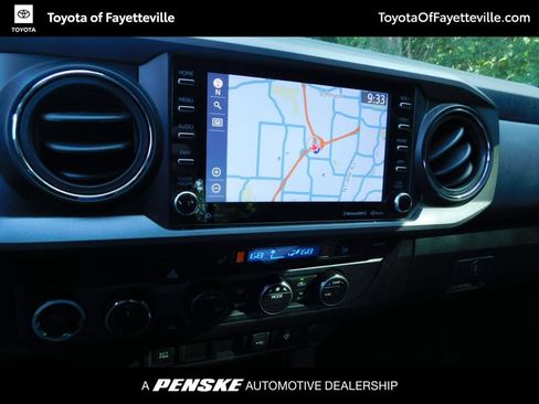 Used 2022 Toyota Tacoma TRD Sport w/ TRD Premium Sport Package AWD/4WD image 9