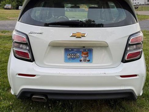 Used 2018 Chevrolet Sonic LT FWD image 7