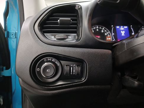 Used 2020 Jeep Renegade Altitude image 11