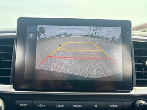 Used 2024 Hyundai Venue SEL FWD image 21