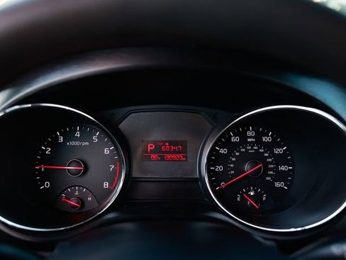 Used 2018 Kia Sedona L image 32