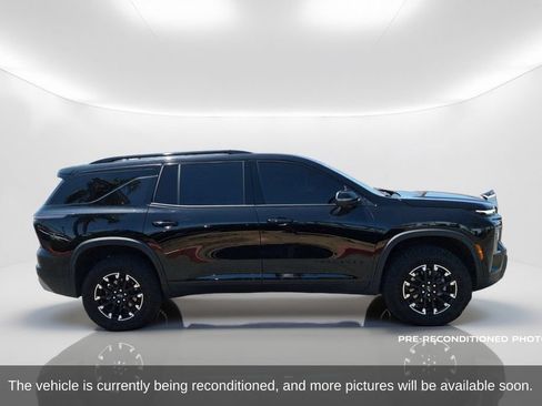 Used 2025 Chevrolet Traverse Z71 w/ Driver Confidence Package AWD/4WD image 4