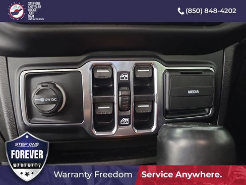Used 2021 Jeep Gladiator Overland w/ Popular Equipment Package AWD/4WD image 19