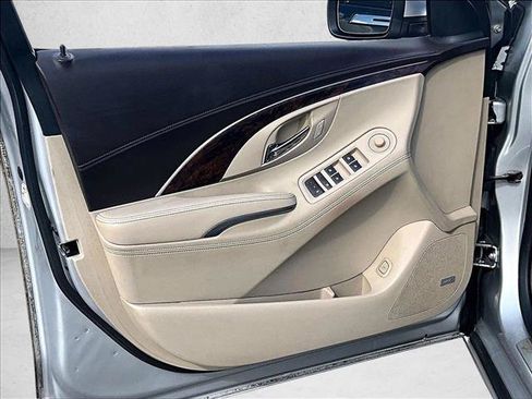 Used 2015 Buick LaCrosse Premium w/ Driver Confidence Package #1 FWD image 16