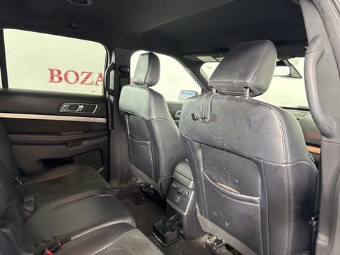 Used 2019 Ford Explorer XLT w/ Equipment Group 202A image 19