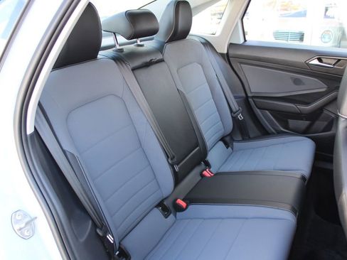 Used 2025 Volkswagen Jetta SE w/ Sunroof Package FWD image 24