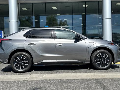 New 2026 Subaru Solterra Premium image 3