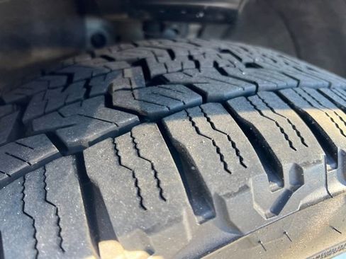 Used 2020 Chevrolet Equinox Premier image 25